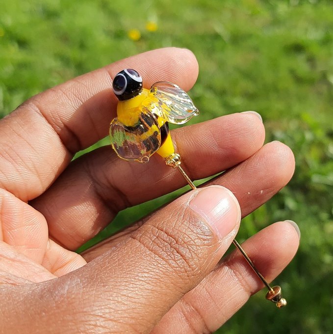 **Abeille** Fibule en verre filée à la flamme 