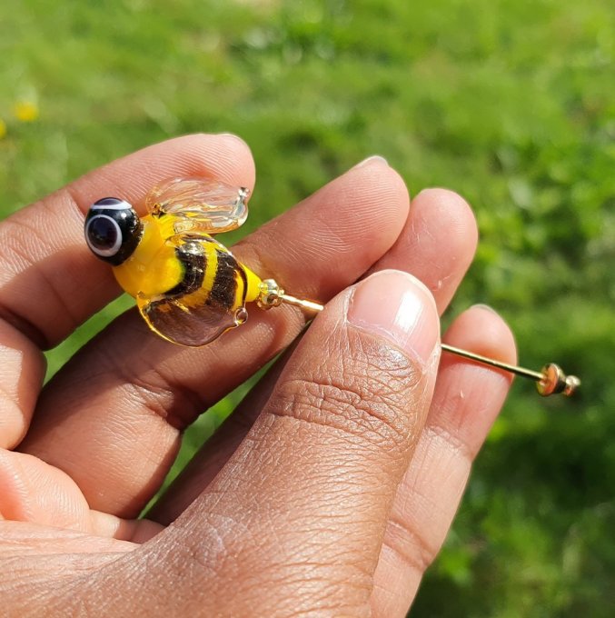 **Abeille** Fibule en verre filée à la flamme 