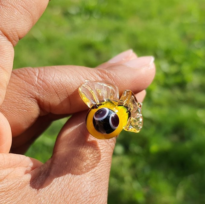 **Abeille** Fibule en verre filée à la flamme 