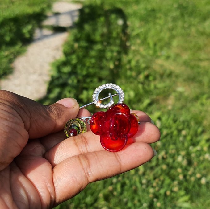 **Rosier** Broches en verre filées à la flamme  